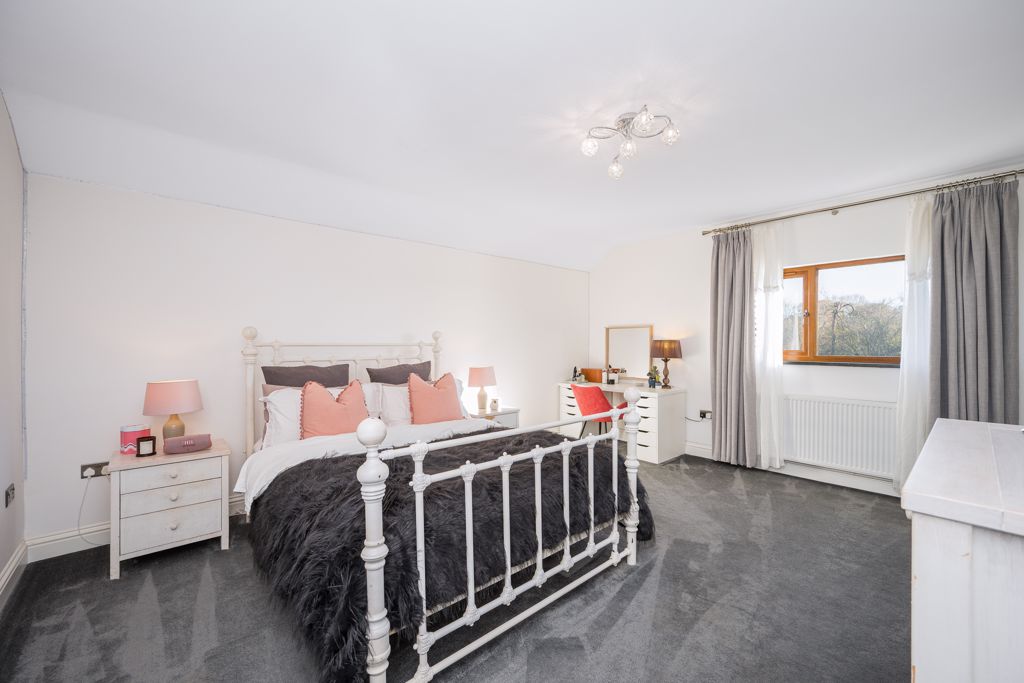 Bedroom- click for photo gallery